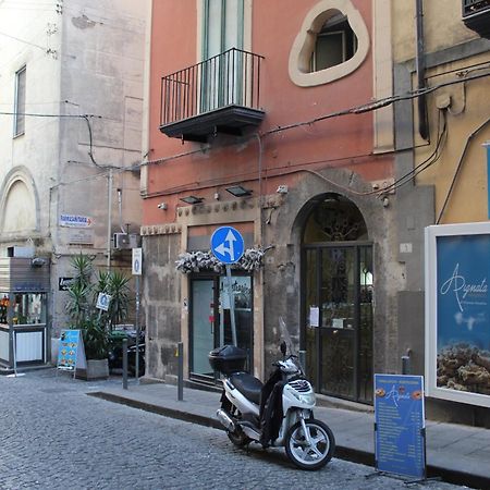 Blackwoody Contemporary Rooms - Napoli Centro Storico Via Toledo ภายนอก รูปภาพ