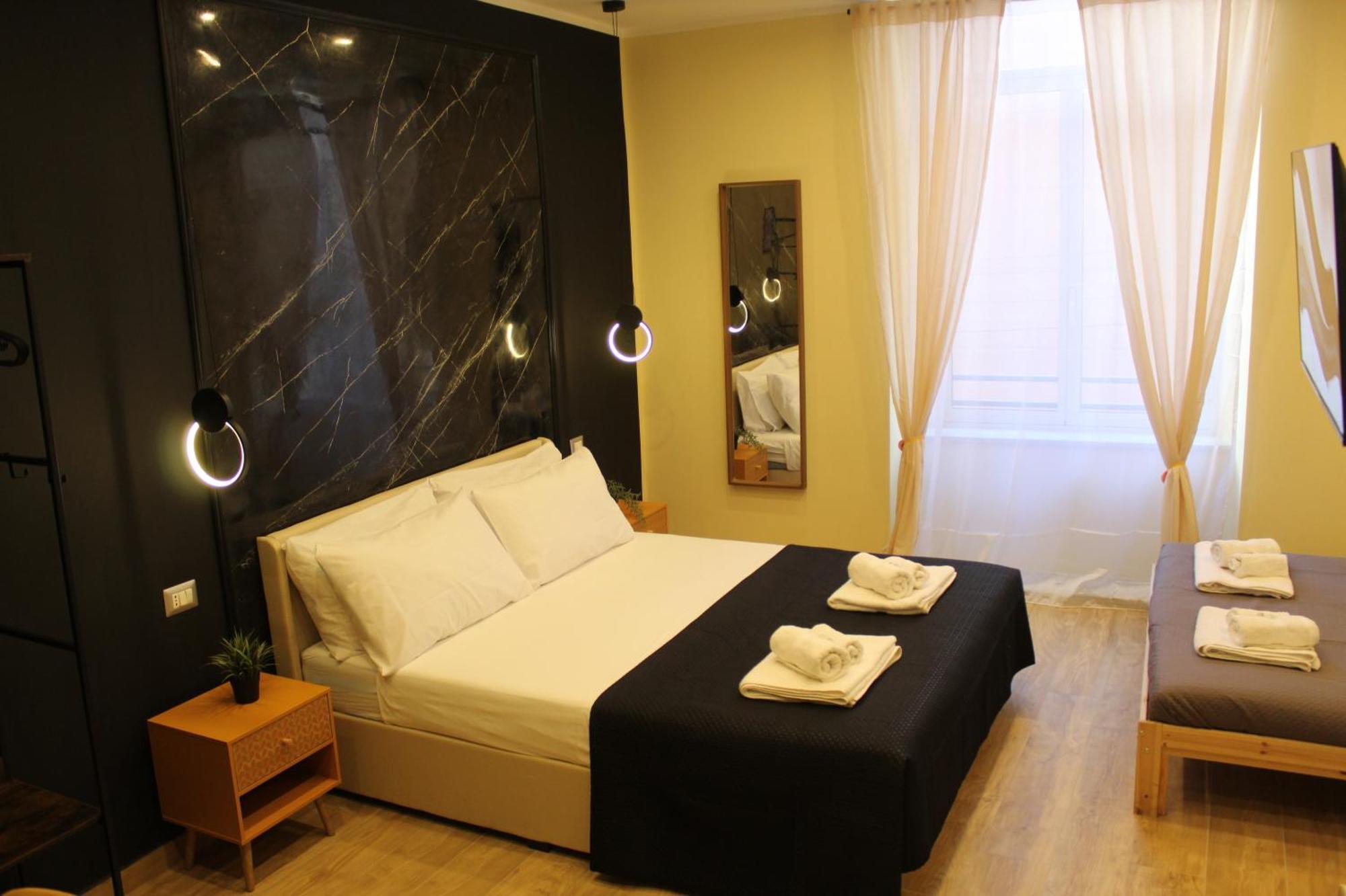 Blackwoody Contemporary Rooms - Napoli Centro Storico Via Toledo ภายนอก รูปภาพ
